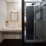krevet i doručak Romantic Luxury 4*