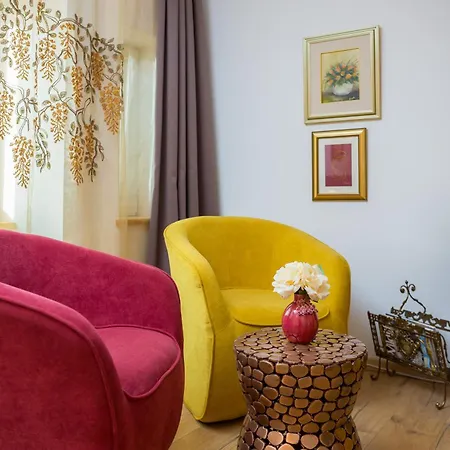 Romantic Luxury