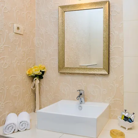 Romantic Luxury Split