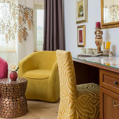 Romantic Luxury Bed & Breakfast 4*