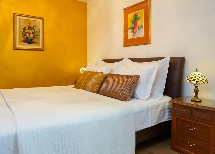Romantic Luxury Bed & Breakfast