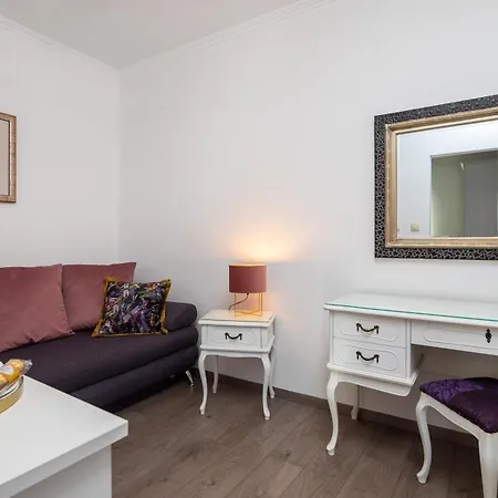 Romantic Luxury Oda ve Kahvaltı 4*