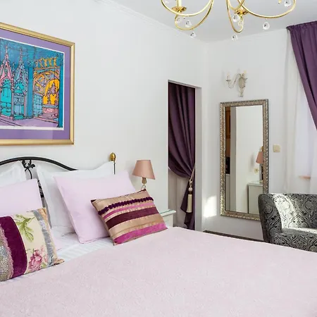 Romantic Luxury Oda ve Kahvaltı 4*