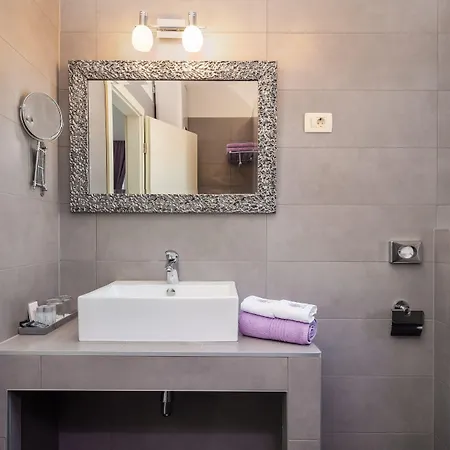 Romantic Luxury Split