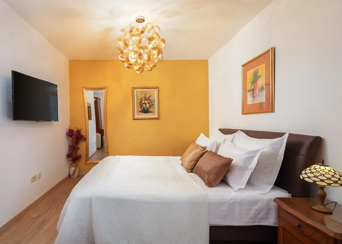 לינה וארוחת בוקר Romantic Luxury ספליט