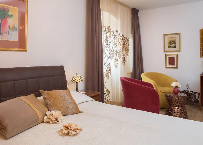 Romantic Luxury לינה וארוחת בוקר 4*